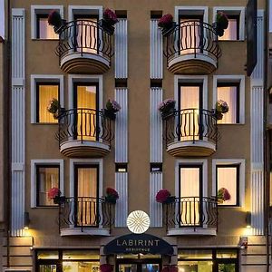 Labirint Hotel